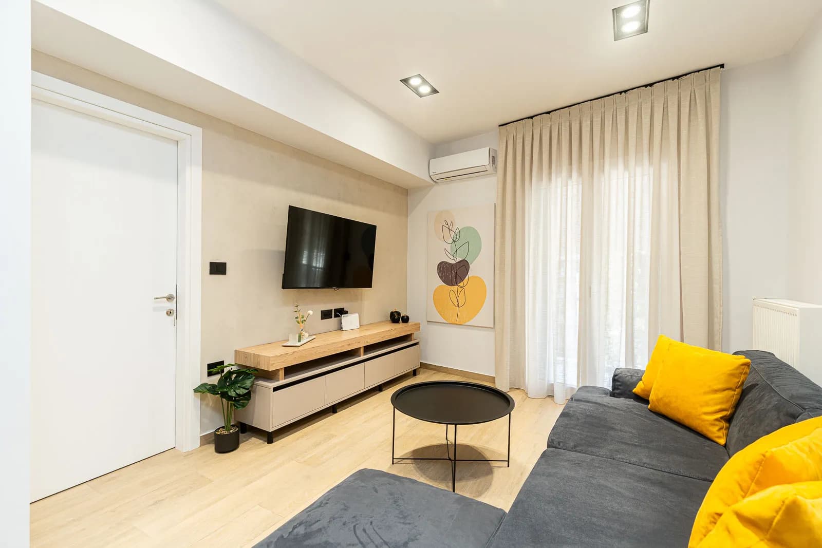 Modern 3 Bedroom Luxury Apartment